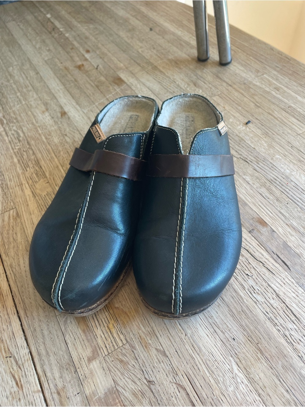 PIKOLINOS Black Leather Slip-On Clogs with Brown Strap